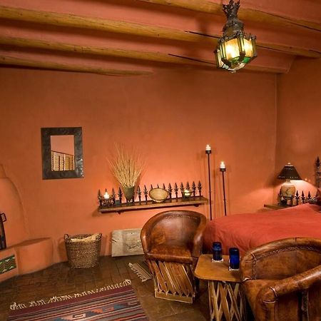 Adobe And Pines Inn Bed And Breakfast Ranchos de Taos Quarto foto